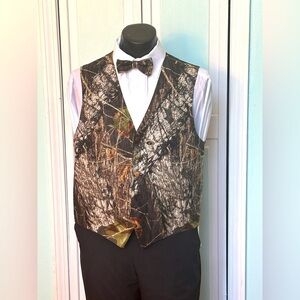 Mossy Oak Licensed Camo Camouflage closed Back Vest Wedding Prom Men’s Medium